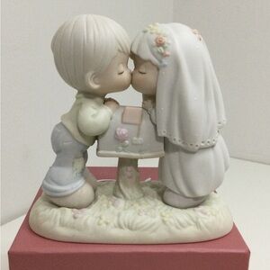 Precious Moments Collection “Sealed with a Kiss”, 1992 💋